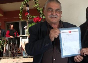 42 yıllık hayat arkadaşını ‘süpürge alalım’ diye götürdü! Tüm mal varlığını hediye etti