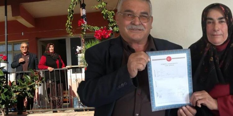 42 yıllık hayat arkadaşını ‘süpürge alalım’ diye götürdü! Tüm mal varlığını hediye etti