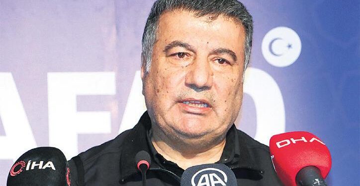 80 fayın eli kulağında