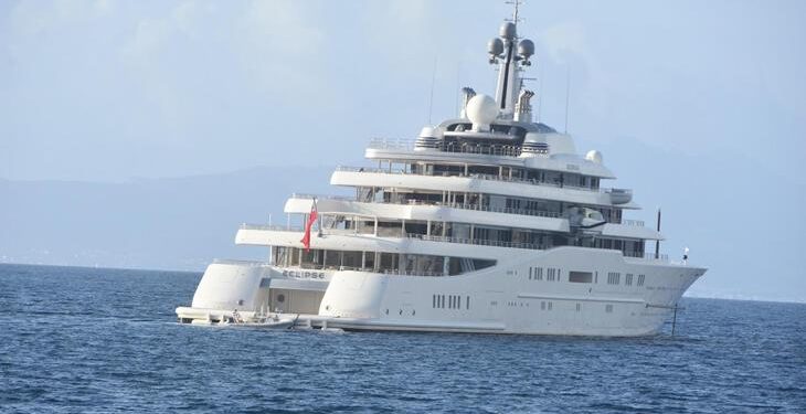 Abramoviç’in yatları 1 yıldır Muğla açıklarında