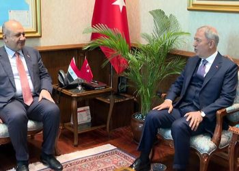 Akar, Irak Savunma Bakanı ile görüştü