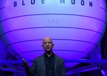Amazon’un patronu Ay’a uzay aracı gönderecek