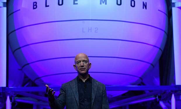 Amazon’un patronu Ay’a uzay aracı gönderecek