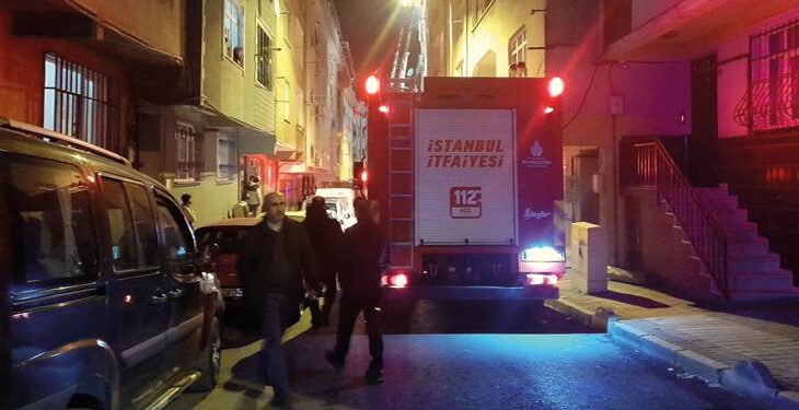 Bağcılar’da 4 katlı binada yangın