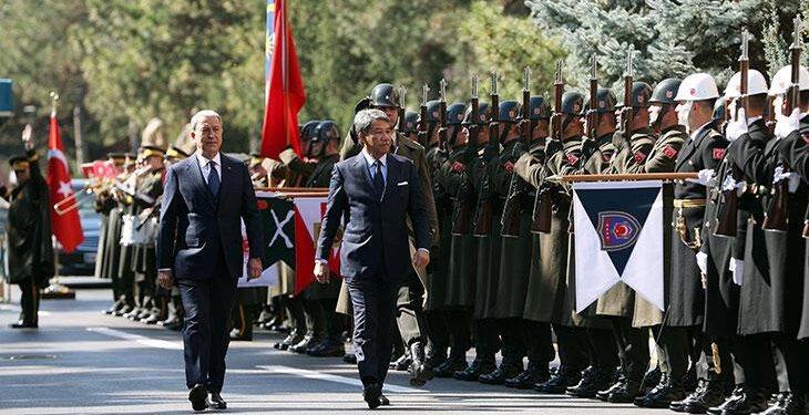 Bakan Akar, Malezyalı mevkidaşı Hasan ile görüştü