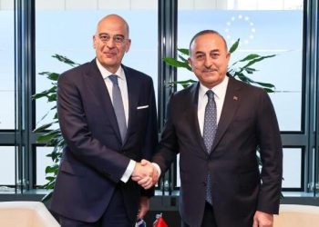 Bakan Çavuşoğlu Yunan mevkidaşı Dendias ile görüştü