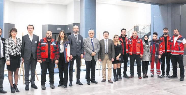 Böbrek bekleyen hastaların % 15’i çocuk