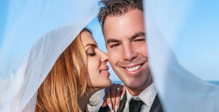 Elif Çelik, Amerika’da sessiz sedasız evlendi! ‘Yıllar sonra yine buluştuk’