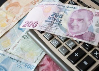 Emekli zammının ardından milyonların gözü kulağı bu haberde: İkramiye zammı için yeni tahmin!