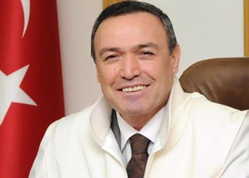 Eski rektör İsrafil Kurtcephe’ye FETÖ üyeliğinden 6 yıl 3 ay hapis cezası