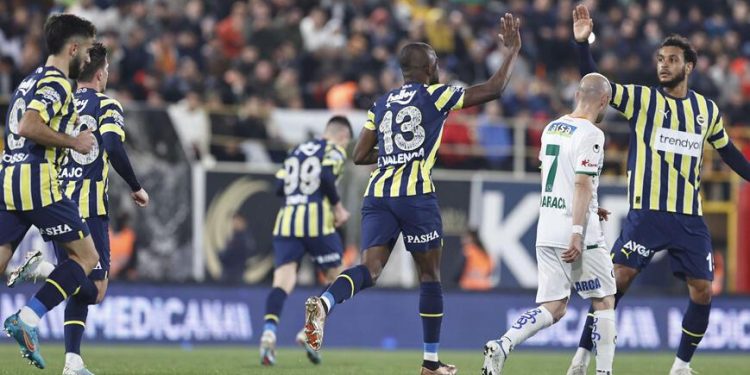 Fenerbahçe’den sakatlık açıklaması! Tam 3 isim birden