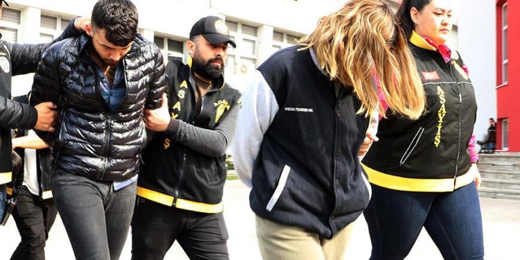 İnşaat işçisi 2 arkadaşı alıkoyup dövdükten sonra 91 bin lira gasbettiler