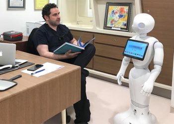 İnsansı Robot Pepper Türkiye’nin sağlık turizminde kullanılmaya başlandı