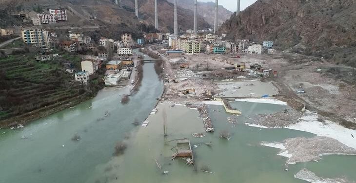 Suya gömülecek ilçeyi en son esnaf terk edecek