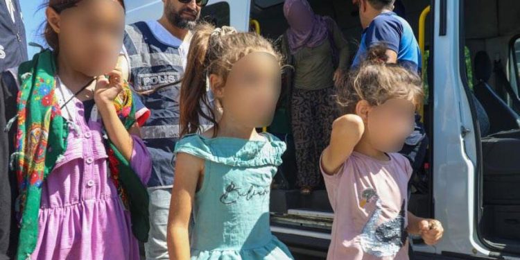 Dilencilere operasyon! Üzerlerinden çıkan para şoke etti