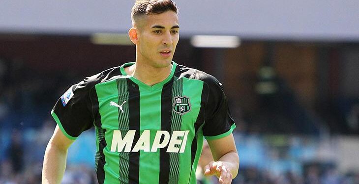 Fenerbahçe’nin yeni transferi Mert Müldür, İstanbul’a geldi!