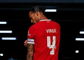 Liverpool’un yeni kaptanı Virgil van Dijk oldu!