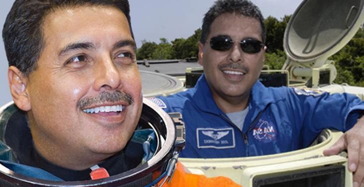 NASA’dan 11 kez ret yedi ama artık astronot! Babasının tek sözüyle başardı