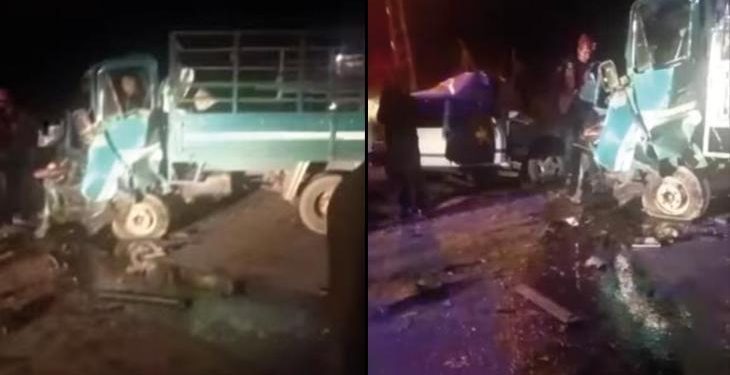 Sakarya’da otomobil ile kamyonet kafa kafaya çarpıştı: 2 ölü, 3 yaralı