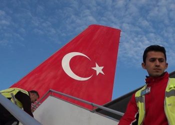 Gazze’ye ilaç ve tıbbi malzeme taşıyan uçak havalandı